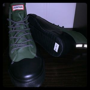 New without box Hunter boots green and black short